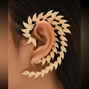 New Inventory 💥Leaf Decor 1 Piece Ear Climber💥
